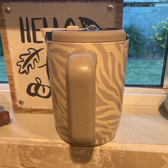 Brúmate Zebra Print Travel Mug - Picture 3 of 4